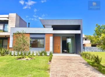 Casa · 144m² · 4 Quartos · 2 Vagas · Casa em Condomínio fechado em Xangri Lá