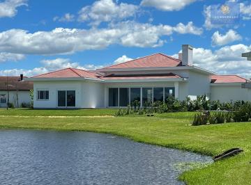 Casa · 451m² · 5 Quartos · 3 Vagas · Casa no Condomínio fechado GREEN VILLAGE GOLF CLUB