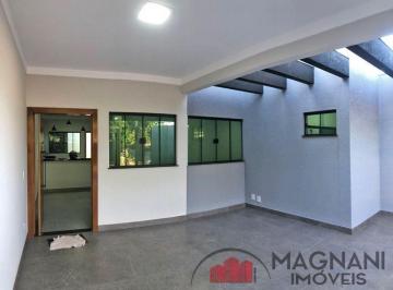 Casa · 150m² · 3 Quartos · 2 Vagas · CASA EM MARINGÁ: 1 SUÍTE, 2 QUARTOS E CHURRASQUEIRA!✨