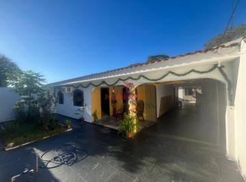 Casa · 100m² · 4 Quartos · 4 Vagas · Casa Aconchegante em Maringá