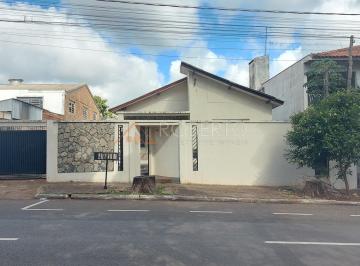 Casa · 450m² · 5 Quartos · 3 Vagas · CASA COM TERRENO DE 450 M² PERFIL COML ÁREA CENTRAL DE PARANAVAÍ-PR.
