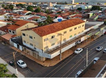Comercial · 997m² · 19 Quartos · Excelente Oportunidade de renda - Prédio Comercial com 8 lojas e 8 Aptos de 2 e 3 Quartos - Centro d
