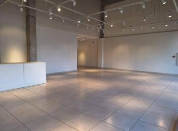 Comercial · 142m² · Ponto comercial em localização estratégica