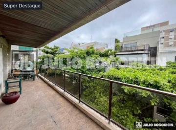 Apartamento · 231m² · 3 Quartos · 1 Vaga · Leblon cobertura na quadra da praia 3 quartos piscina Vaga
