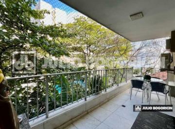 Apartamento · 214m² · 4 Quartos · 3 Vagas · Rua Cícero Gois Monteiro 4 dormitórios com varanda 3 vagas na escritura