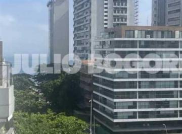 Apartamento · 71m² · 1 Quarto · 1 Vaga · Apartamento de 2 quartos a venda no Leblon, reformado, vaga e a 2 quadras da pra