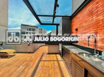 Apartamento · 141m² · 2 Quartos · 1 Vaga · Cobertura a venda em Humaita, 3 quartos, varanda, ampla área externa, vaga.