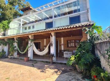 Casa · 145m² · 4 Quartos · 2 Vagas · Casa com 4 dormitórios, 2 vagas e 300m² á venda