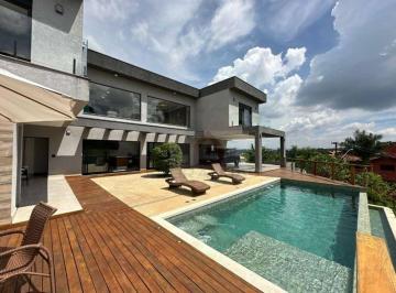 52f6fb40047716277c3b09a613137092f8ad8ce2 · Sofisticada Casa com excelente acabamento! 4 suítes, gourmet, living integrado! à venda, 326 m² por 