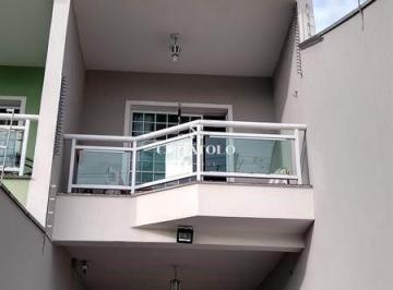 Casa · 220m² · 3 Quartos · 3 Vagas · Moradia perfeita para sua família em Artur Alvim, a 6 min do Metrô. Excelente sobrado com 3 Dorms, 3