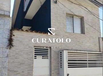 Casa · 192m² · 3 Quartos · 1 Vaga · Sobrado com 3 dormitórios, quintal, sacada e vaga coberta - Jd Colorado