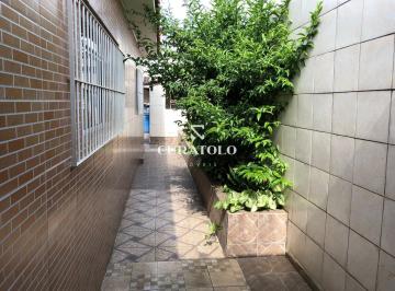 Casa · 300m² · 5 Quartos · 4 Vagas · Investimento Inteligente: Casa térrea com 4 vagas, quintal com churrasqueira, depósito e jardim na V
