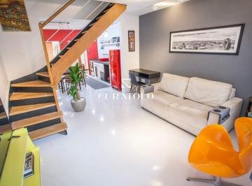 Casa · 110m² · 2 Quartos · 1 Vaga · Conheça este incrível sobrado de vila à venda em Pinheiros, a 500mts do Metrô Clínicas. Com 2 quarto