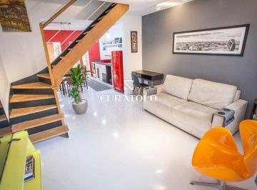 Casa · 110m² · 2 Quartos · 1 Vaga · Conheça este incrível sobrado de vila à venda em Pinheiros, a 500mts do Metrô Clínicas. Com 2 quarto