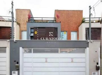 Casa · 105m² · 2 Quartos · 2 Vagas · Moradia perfeita para a família: Sobrado com 2 quartos, sendo 2 Suítes, 2 vagas e área com churrasqu