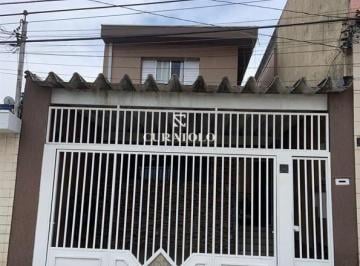 Casa · 120m² · 2 Quartos · 2 Vagas · Conheça esta linda casa à venda na Vila Brasil, próx a estação Vila Tolstói. Com 2 quartos, 2 vagas