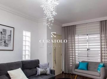 Casa · 175m² · 3 Quartos · 2 Vagas · Viva com conforto e espaço: Conheça sua nova casa, de 3 Quartos, 2 Vagas cobertas e quintal com chur