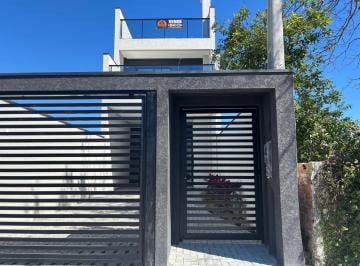 Casa · 240m² · 3 Quartos · 3 Vagas · Sobrado Triplex novo Centro de Matinhos