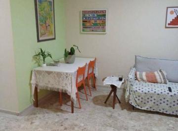 b4ab62c9ff8c6795814fef3b1468879ad3c11ac0 · Ótimo apartamento reformado com prédio de frente a praia da Aparecida, com 02 dormitórios 01 suíte,
