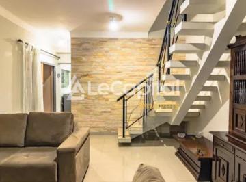 Casa · 195m² · 5 Quartos · 2 Vagas · Casa à Venda com 5 Dormitórios (3 Suítes), 2 Vagas, na Vila Guarani - Oportunidade Única!