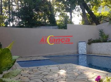 Casa · 360m² · 3 Quartos · 5 Vagas · Casa moderna com 3 suítes, área gourmet, piscina e 5 vagas em bairro tranquilo e arborizado.