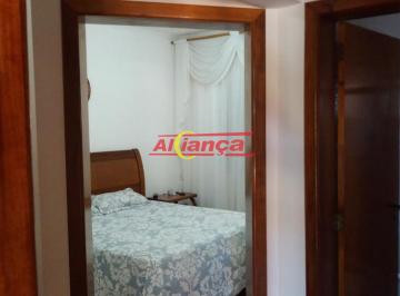 Casa · 1100m² · 3 Quartos · 5 Vagas · Casa ampla, 3 dormitórios, suíte com closet, área gourmet, piscina, 5 vagas, vista e pomar.