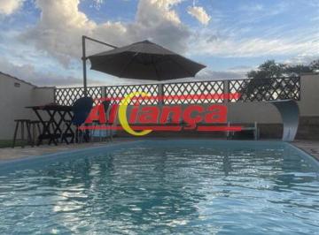 Casa · 500m² · 3 Quartos · 3 Vagas · Sitio com 2 suítes, área gourmet, piscina aquecida e 3 vagas em bairro tranquilo.