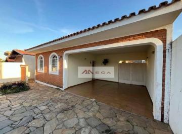 adbcb8434314cb160c254d954378e0d6dadcfaf0 · Casa com 3 quartos