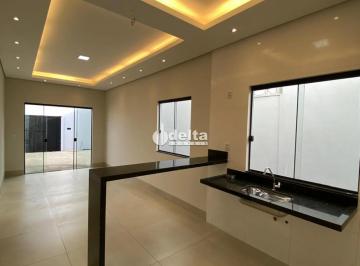 Casa · 250m² · 3 Quartos · 3 Vagas · Casa residencial  disponível para venda no bairro Laranjeiras em Uberlândia-MG