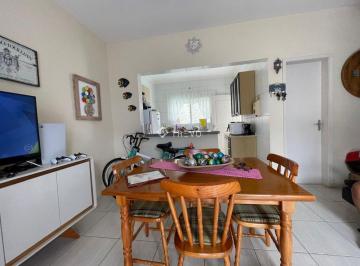 31cue0y2odm0n2e4ognknjqw_md · CASA EM VILLAGIO A 150 METROS DA PRAIA À VENDA 2 DORM/2 WC/1 VAGA EM BERTIOGA/SP