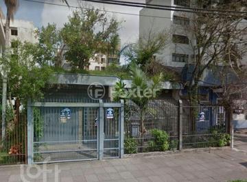 foto.jpeg · Casa à venda em Petrópolis com 314 m², 3 quartos, 1 suíte