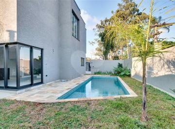 Imagem Principal · Condomínio com quatro suítes e três vagas de garagem/ piscina