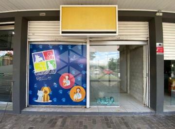 Terreno · 28m² · 37 Vagas · Commercial / Business em PETRÓPOLIS