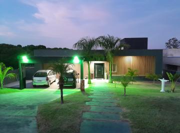 Casa de 3 quartos, Salto · Casa térrea 250m2 em condomínio fechado