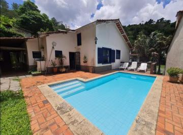 Casa de 1 quarto, Petrópolis · Casa em Nogueira, dentro de condomínio com portaria 24h