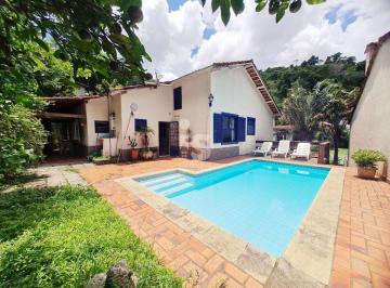 Casa de 1 quarto, Petrópolis · Casa em Nogueira, dentro de condomínio com portaria 24h