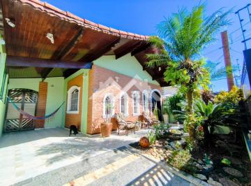 Casa · 178m² · 3 Quartos · 2 Vagas · Casa em Peruíbe