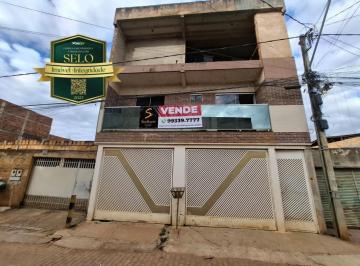 Casa de 5 quartos, Vila Estrutural · Sobrado 3 andares 300m², ac. permuta, Setor Leste, Estrutural, ótima localização