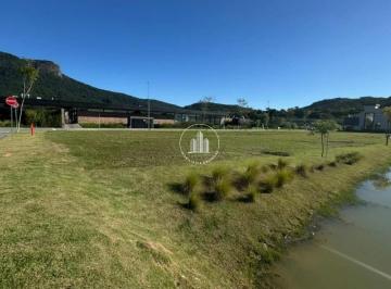 Terreno · 372m² · Terreno de esquina no Reserva da Pedra - Pedra Branca
