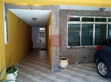 Casa · 147m² · 3 Quartos · 2 Vagas · Belo sobrado em rua tranquila a venda no Brooklin.