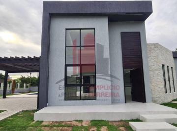 Casa Nova em Condomínio 4 Quartos Piscina e Espaço Gourmet · Casa Nova em Condomínio 4 Quartos Piscina e Espaço Gourmet