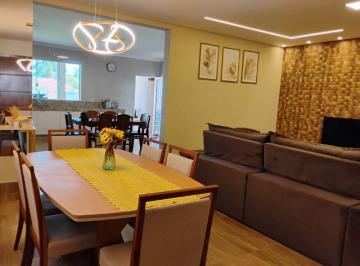 Casa · 250m² · 3 Quartos · 5 Vagas · Casa à Venda em Condomínio Fechado Sobradinho – Excelente Oportunidade