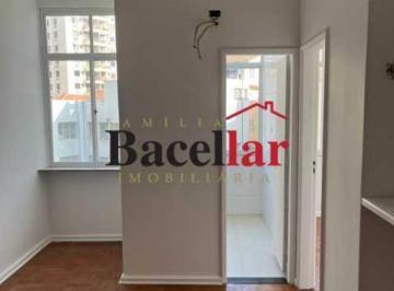 Apartamento · 40m² · 1 Quarto · Apartamento :  / Residencial / Praça da Bandeira