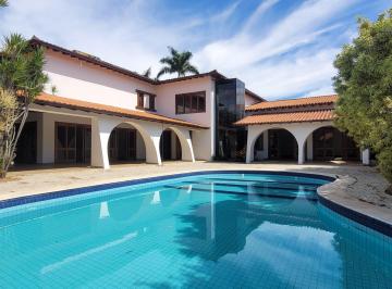 Apartamento de 6 quartos, Brasília · Bela casa na QL 12 no Lago Sul