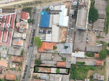 05 · Terreno com 400m²