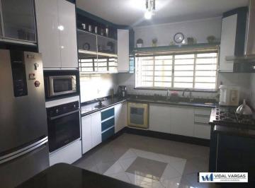 ed61726ea95e8d69160ccd59534ac24b63bf0569 · Casa com 3 dormitórios - venda por R$ 680.000,00 ou aluguel por R$ 3.000,00/mês - Vila Industrial -