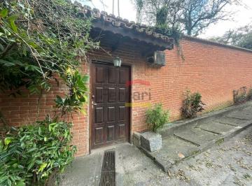 Casa · 590m² · 6 Quartos · 6 Vagas · Tremembé, casa assobrada de 590m² à venda em rua muito tranquila.