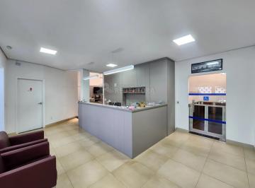 Comercial · 300m² · Casa Comercial - Em 3 níveis, bom local, com elevador, várias salas consultórios, recepção, vários b