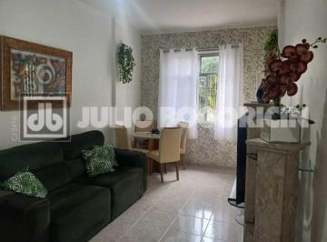 Apartamento · 81m² · 2 Quartos · Excelente apartamento, salão, 2 quartos, reformado, frente metô