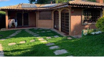 tknqtwo2njljztmznte3mjrh_md · Chacara em Ibiúna 3.234m², 3 dormitórios suíte, 2 vagas, lareira, aceita permuta